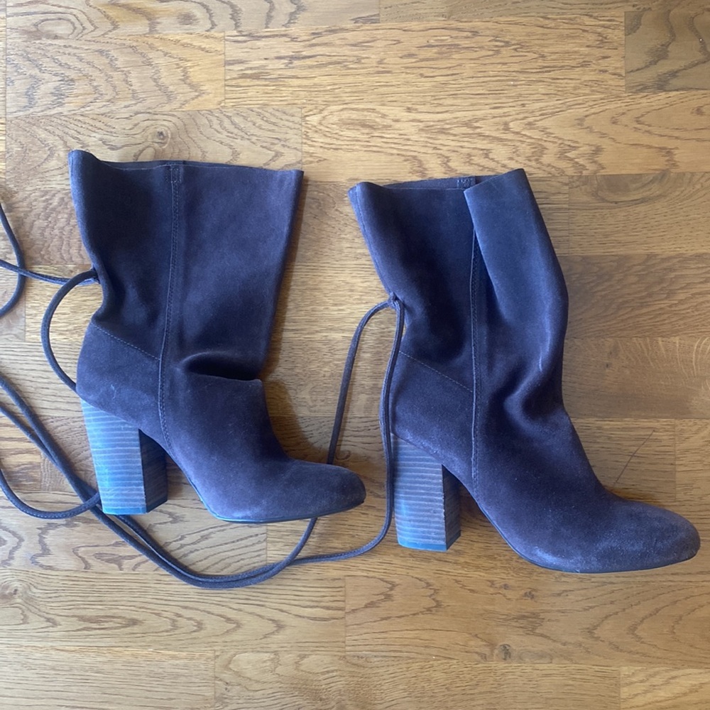 Brown leather/suede boots